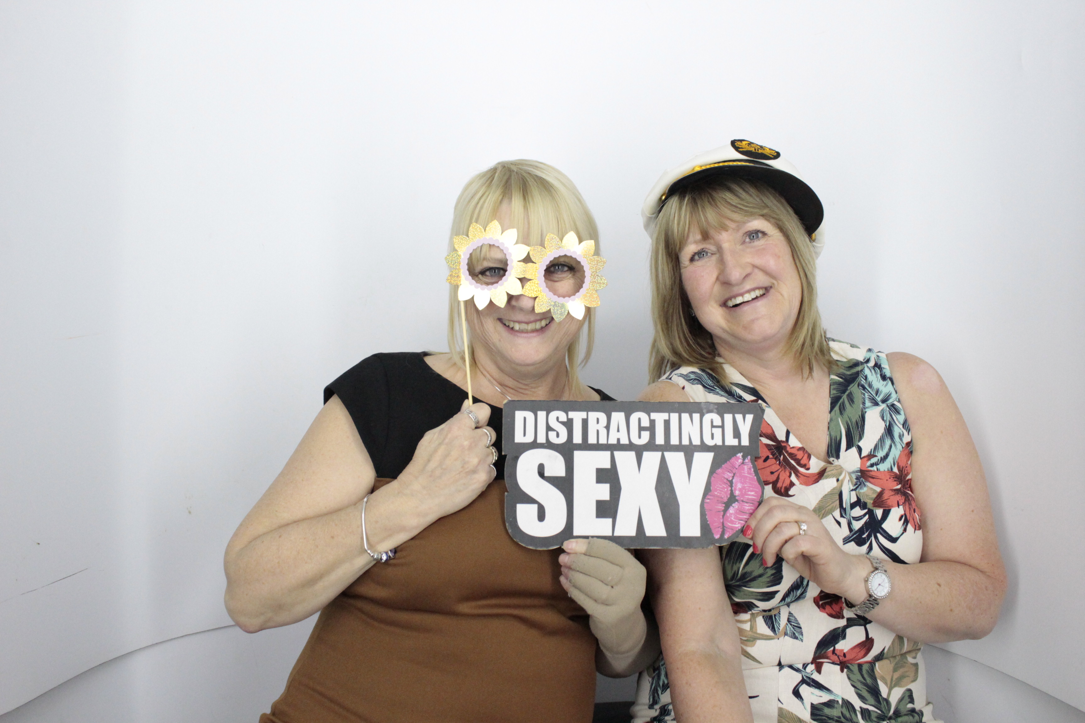 Ian & Angie’s wedding  | View more photos from the event at gallery.myphotoboothexperience.co.uk/u/MyPhotoBoothExperienceLtd/Ian-Angie’s-wedding